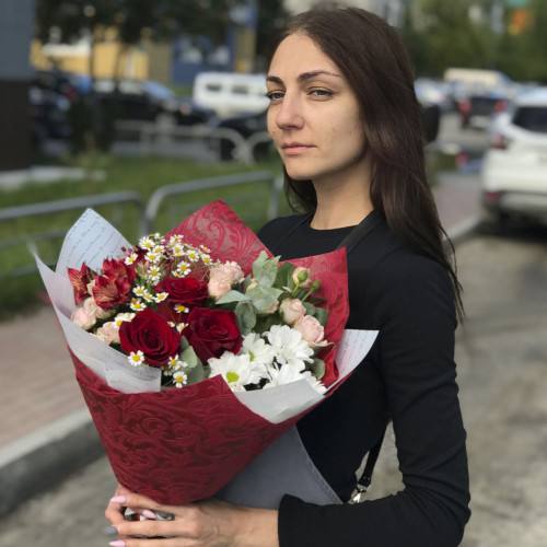 Роза и хризантема "Дуэт"