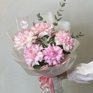5 Французских роз "LOVE"