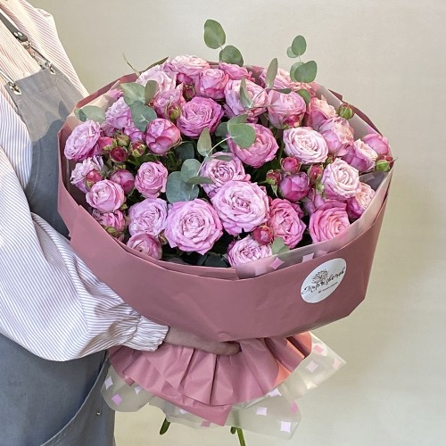 9 Розовых роз