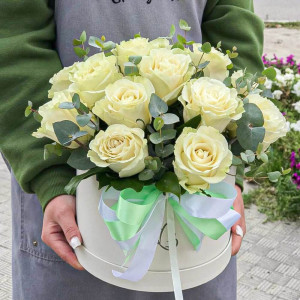 Композиция в шляпной коробке  "Вселенная"